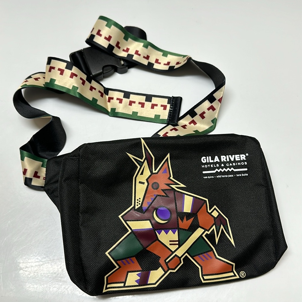 NWOT Arizona Coyotes Crossbody Bag/Fanny Pack